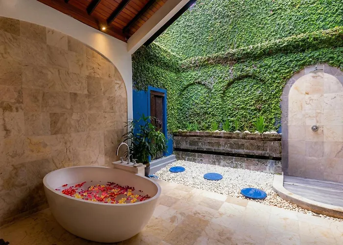 Frangipani Villa *